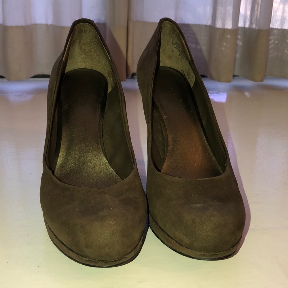 Nine West brown leather suede pumps